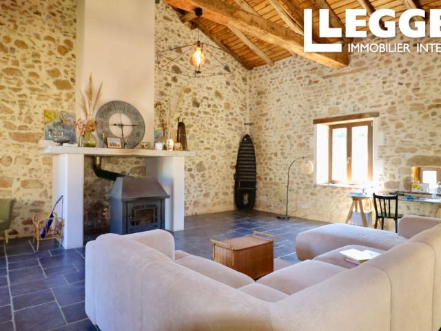 Maison de 3 chambres magnifiquement rénovée  2ème maison à rénover  jardin attenant