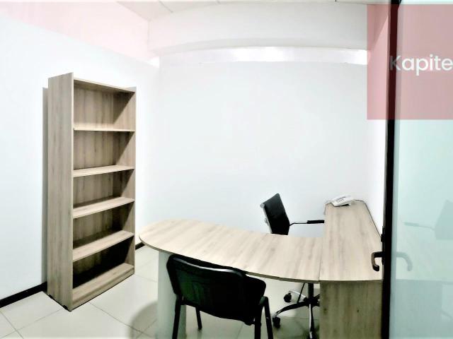 Oficina o consultorio con servicios incluidos en renta en Av. Tecnol?gico, Quer?taro, Quer?taro