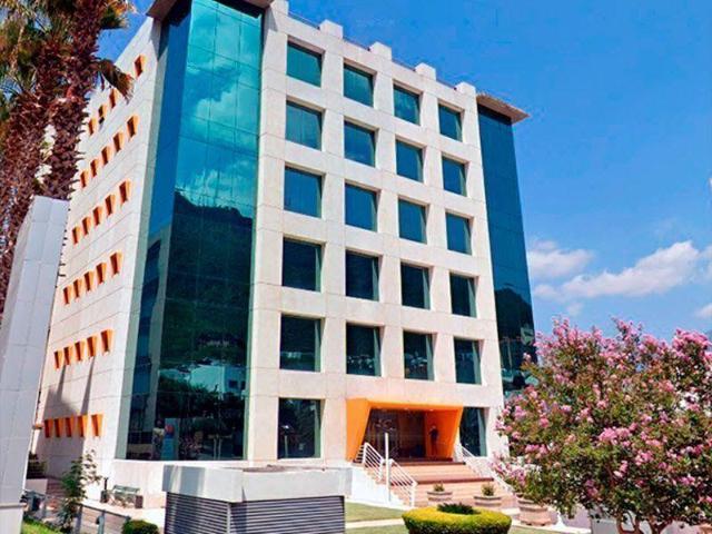 Oficina Acondicionada en Renta Zona Fundadores