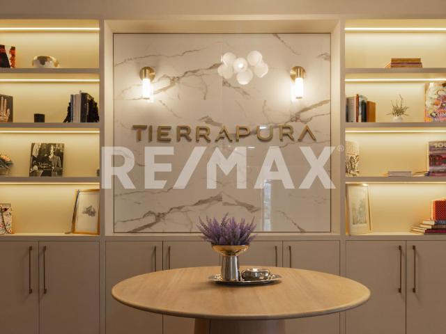 OFICINA AMUEBLADA EN VENTA TORRE TITANIUM QUERETARO