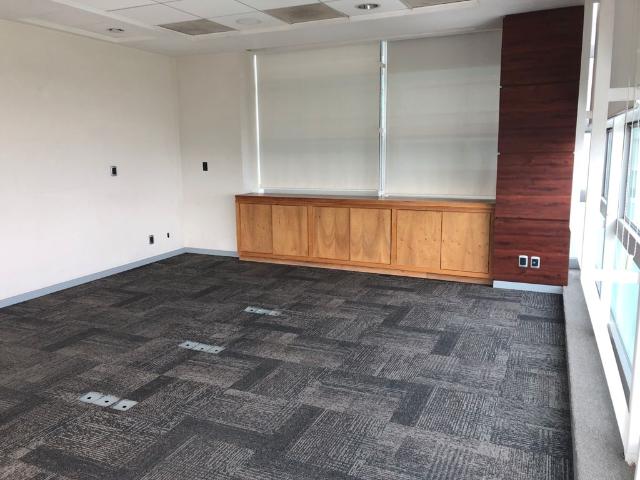 OFICINA CON SALA DE JUNTAS EN RENTA CENTRO SUR QUERETARO