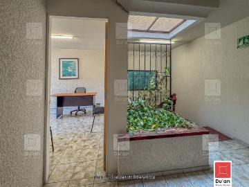 Oficina / Consultorio en Renta en Jardines del Moral, Zona norte