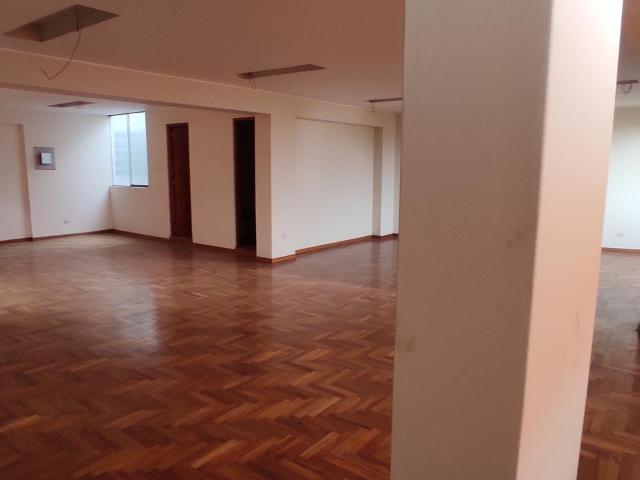 OFICINA / CONSULTORIO 502 EN VENTA | SURCO 115.69 M² | 5.º PISO