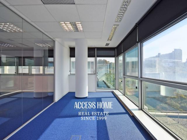 Oficina corporativa en venta con vistas al mar en Les Guixer. 239m² Badalona