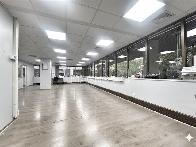 Oficina en Arriendo en OFICINA A PASOS DE METRO TOBALABA