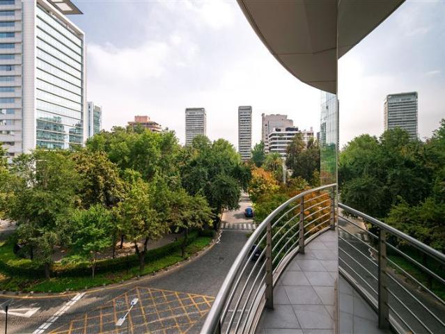Oficina en Arriendo en Av. El Golf / Isidora Goyenechea