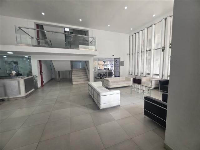 Oficina en Arriendo en Av. Salvador / Frente Hospital Salvador