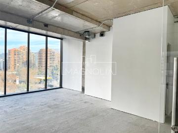 Oficina en Arriendo en A pasos de la futura nueva Línea 7