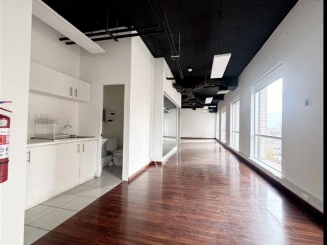 Oficina en Arriendo en A pasos del Metro Manquehue, Nueva Las Condes