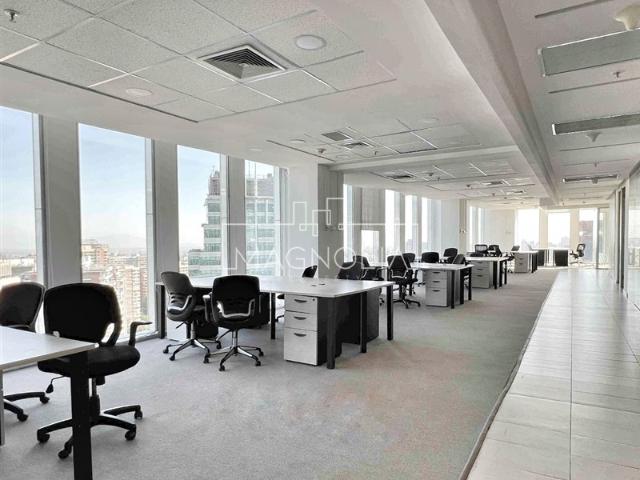 Oficina en Arriendo en A pasos del Parque Araucano, Futura Línea 7 del Metro