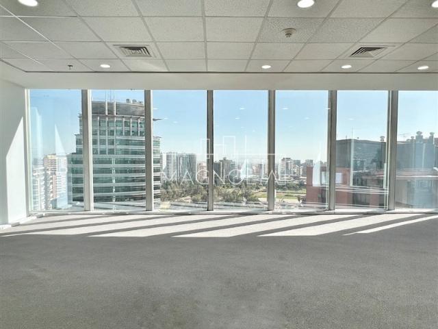 Oficina en Arriendo en A pasos del Parque Araucano, Futura Línea 7 del Metro