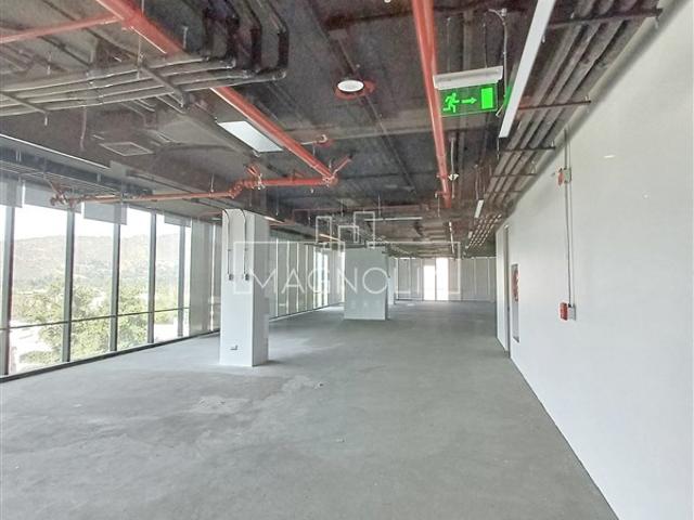 Oficina en Arriendo en A pasos del Portal La Dehesa