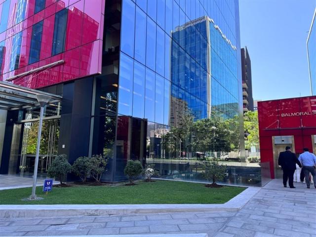 Oficina en Arriendo en Amoblada! Gran oficina en mejor sector de negocios de Las Condes