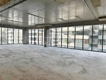 Oficina en Arriendo en Cercano a metro futura línea 7, buen conectividad entre comunas