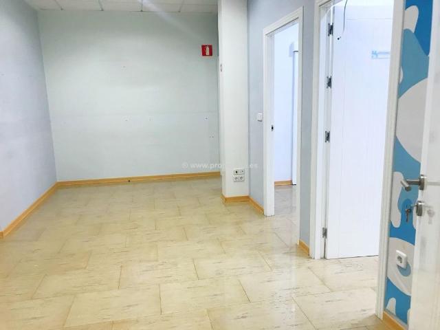 Oficina en centro urbano con posibilidad de dividir en dos locales