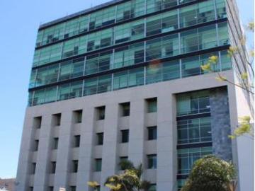 Oficina en Corporativo Palmas 2410