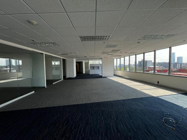 Oficina en frente del Parque Hundido