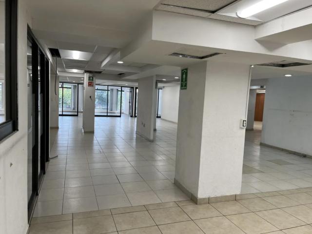 Oficina en Lomas Verdes