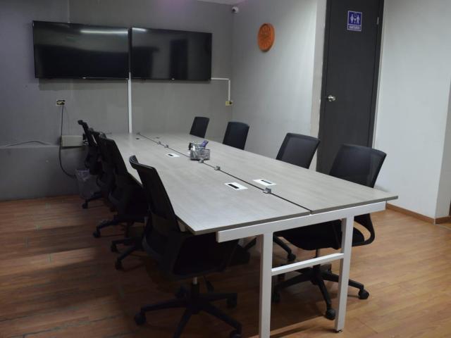 Oficina en Quintas del Sol