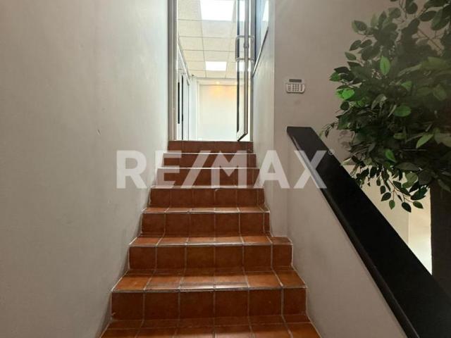 Oficina en renta primer piso – Av. Revolución. Sur de Monterrey