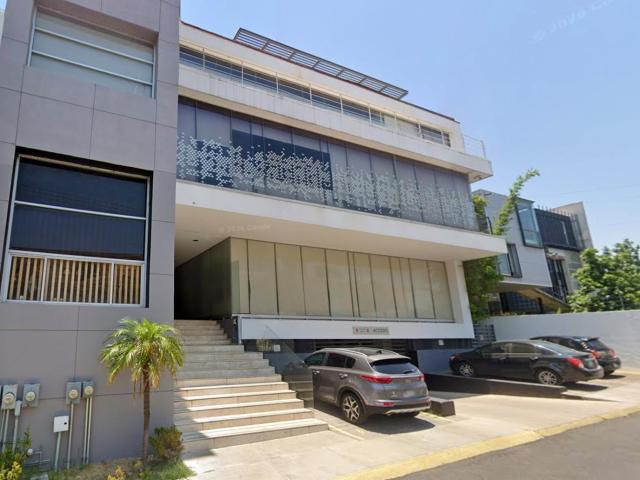 Coworking en renta a 2 min de BQ amueblada, incluye internet, limpieza, coffe bar, sala de juntas