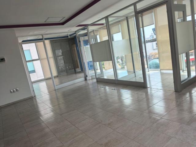 Oficina en RENTA de 64m2 en 5to nivel MILENIO III
