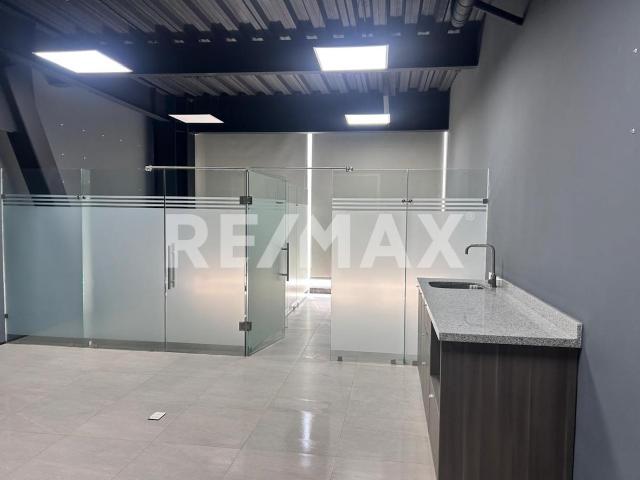 OFICINA EN RENTA EN MOMENTUM CENTRO SUR