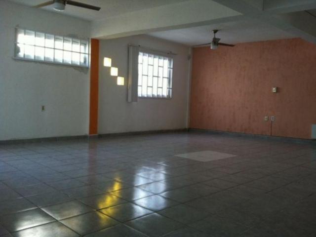 Oficina en renta en Av. Veracruz, ideal para escuelas o consultorios, con excelentes acabados
