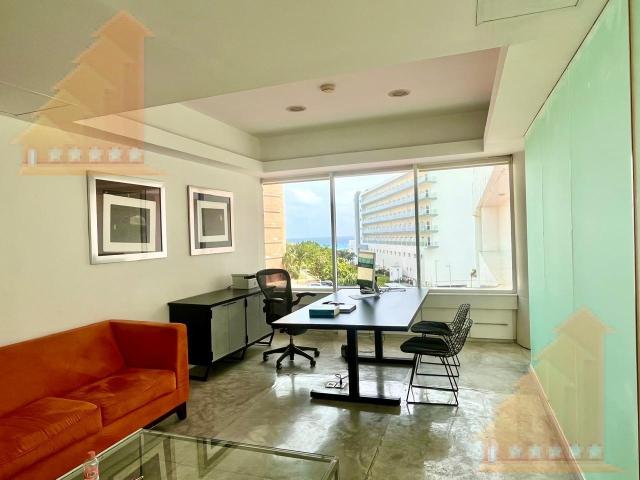 Oficina en Renta en Centro Empresarial en Zona Hotelera en Canc?n