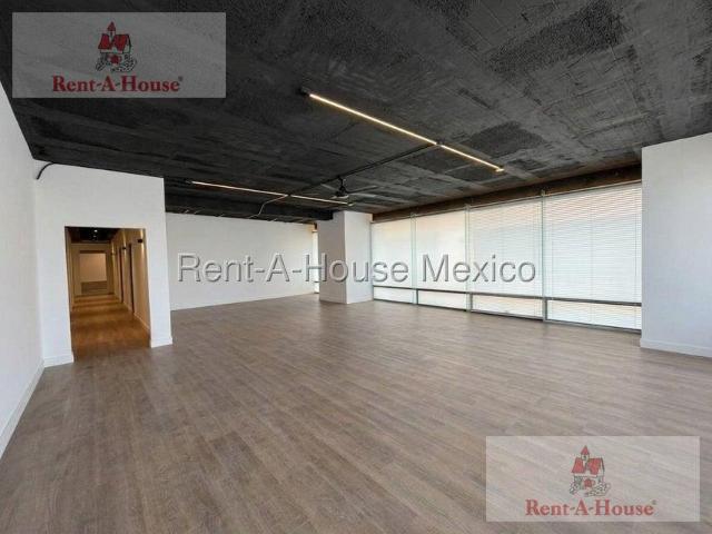 Oficina en Renta en Hacienda de Valle Escondido, Atizapan de Zaragoza CR 26 3189