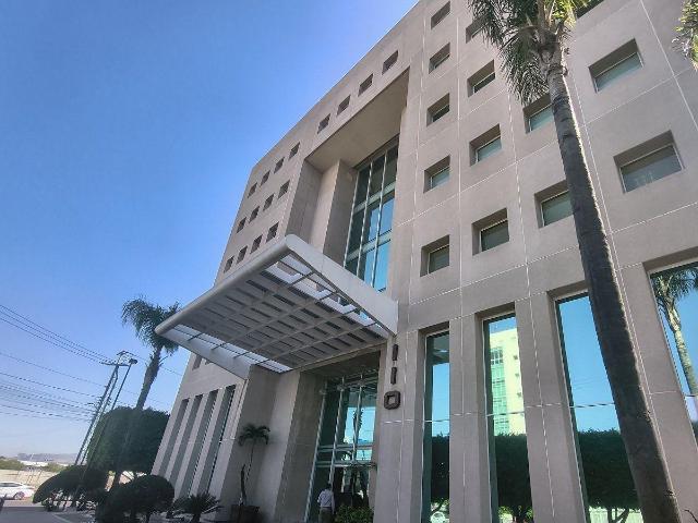 Oficina en Renta en Jurica con Imagen Profesional y 2 Privados