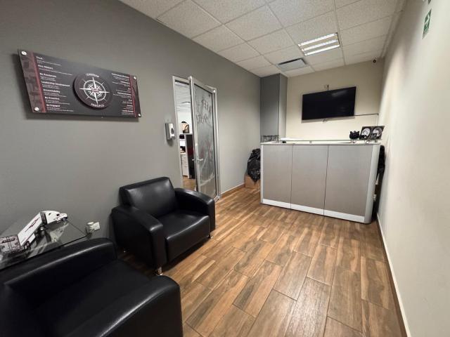 Oficina en RENTA en WORKSPACE, Ave. Fundadores, Valle Oriente