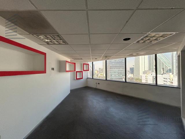 Oficina en Renta Piso 13 494 m2