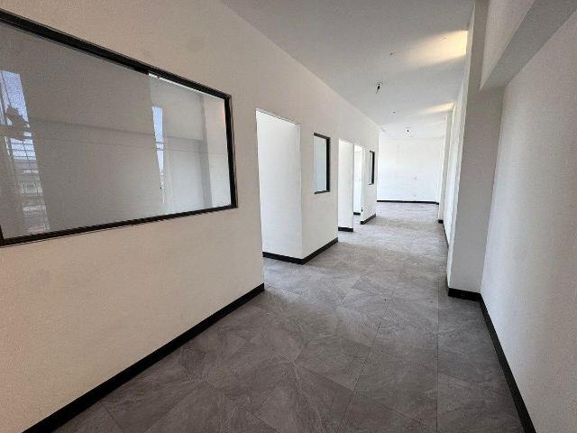 Oficina en renta piso 2