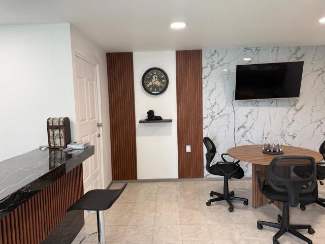 Oficina en Renta, 40m2, mini split, escritorio, mesa de juntas, barra, Fracc. Costa de Oro, Veracruz