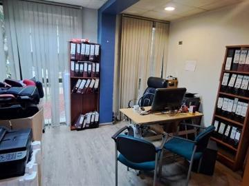 Oficina en Venta en Metro estación Chile España