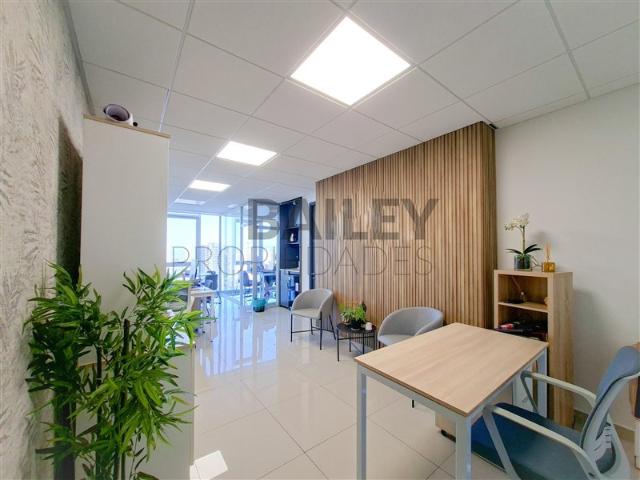 Oficina en Venta en Avenida Bosques de Montemar