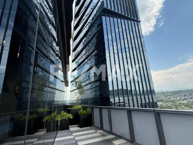 OFICINA EN VENTA EN LEVEL QUERETARO CON VISTA PANORAMICA