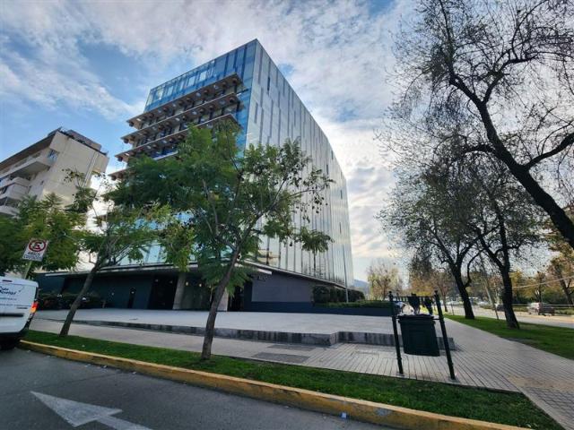 Oficina en Venta en Los Domínicos con Villanova