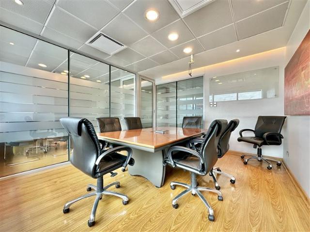 Oficina en Venta en Av. la Dehesa / Portal / Costanera Norte