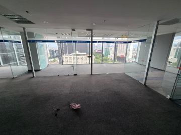 Oficina enrenta en Paseo de la Reforma