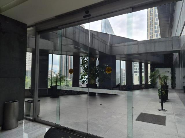 Oficina enrenta en Paseo de la Reforma