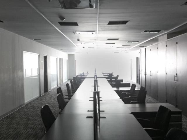 Oficina Semi Amueblada Renta Magna Sur Los Alpes 982m2 Piso 13