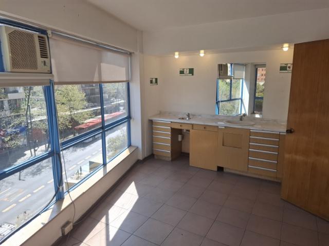 Oficina/Consulta a pasos de Metro Pedro de Valdivia