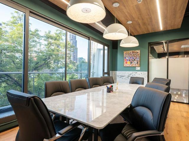Oficinas colony en masaryk