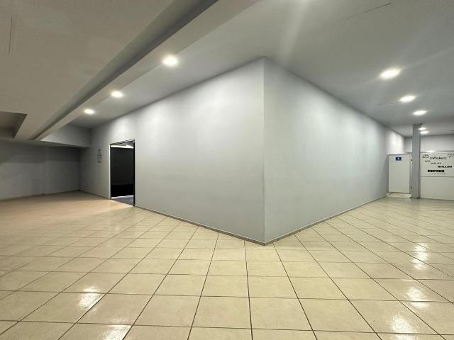 OFICINAS EN ESQUINA sobre BLVD. MALEC?N DEL R?O DE LOS G?MEZ