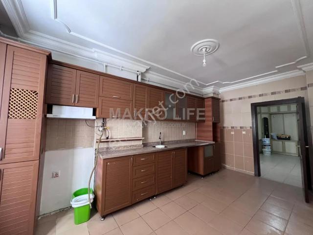 Ofis Akkoyunlu 4. Sokak'ta Semtin En Temiz 3+1 Kiralık Dairesi