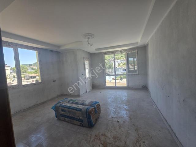 Oflaz Emlaktan Satılık 2+1 Çatı Katı Daire