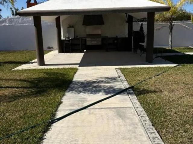 Ofrezco Casa de Campo en Venta en Ciénega de Flores, Nuevo León con Alberca y un Gran Jardin