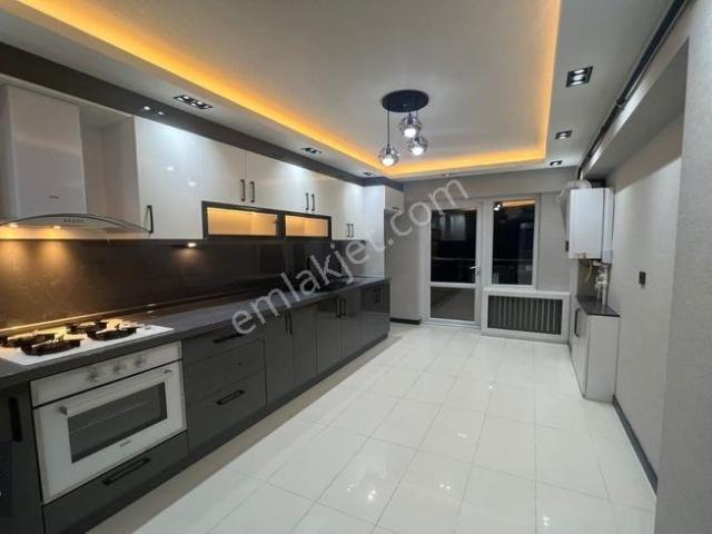 Çok Acil'den Ovacık Mh.full Yapılı Ara Kat Asansörlü 4+1 Daire!